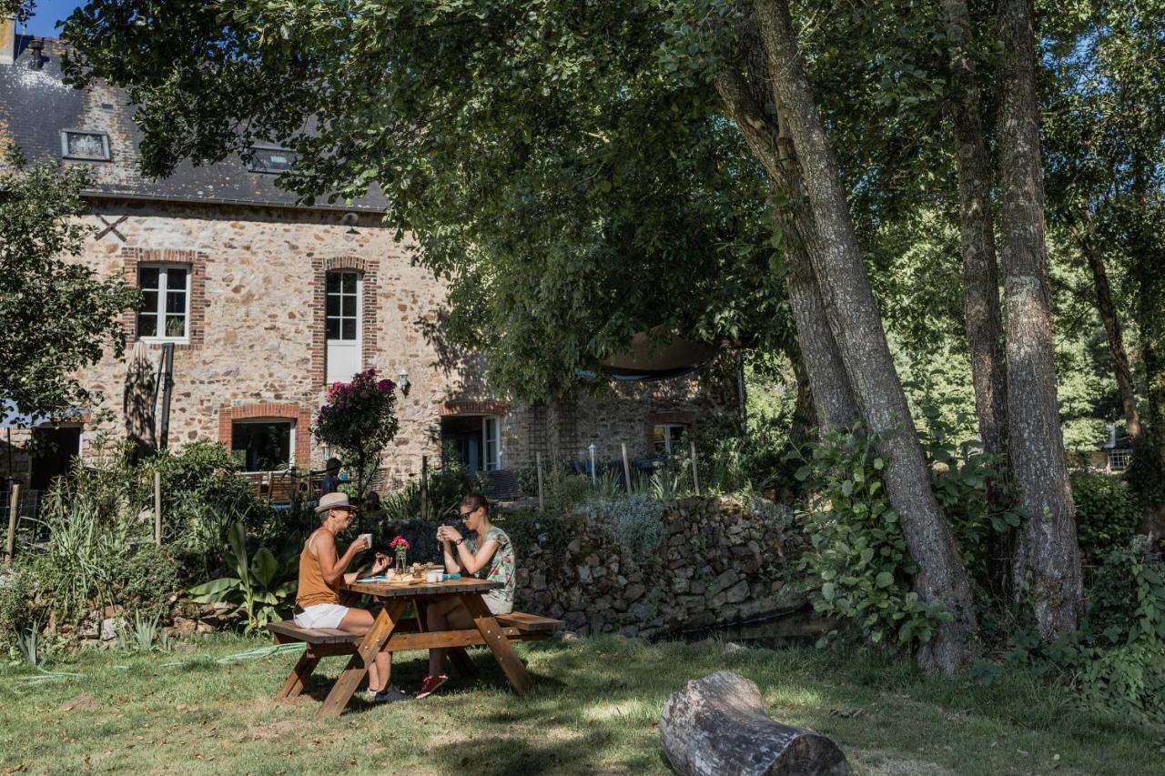 Hotel Le Moulin Des Forges Sainte-Suzanne  Exterior foto